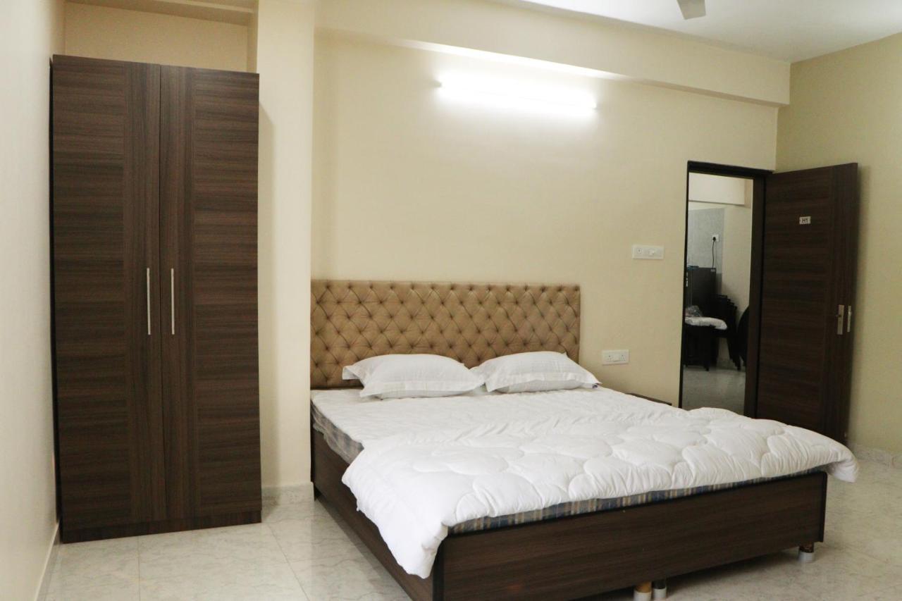 Radharani Apartment Calcutta Exteriör bild